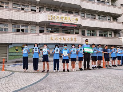 路口宣導-車輛慢看停行人停看聽2.jpg