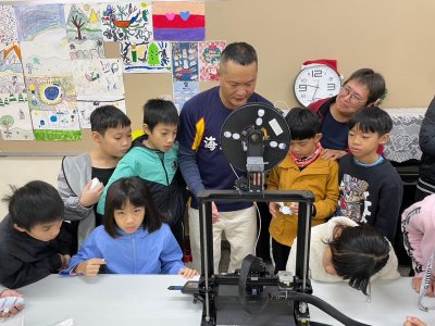LINE_ALBUM_1130117海洋大學林詠凱教授指導3D列印活動_240119_27.jpg