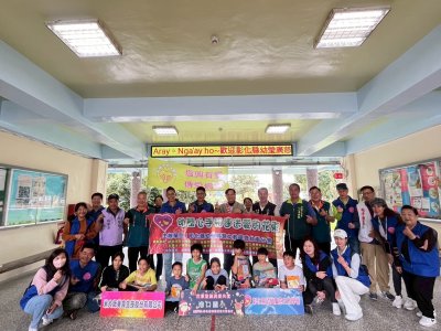 LINE_ALBUM_1141209彰化縣幼瑩廣慈文教學會致贈聖誕禮_251210_2.jpg