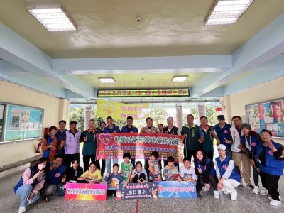 LINE_ALBUM_1141209彰化縣幼瑩廣慈文教學會致贈聖誕禮_251210_8.jpg