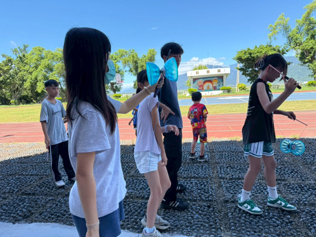https://xc.hlc.edu.tw/~lhps_www/uploads/tadgallery/2026_07_22/2546_LINE_ALBUM_暑假扯鈴營隊_260721_4.jpg 