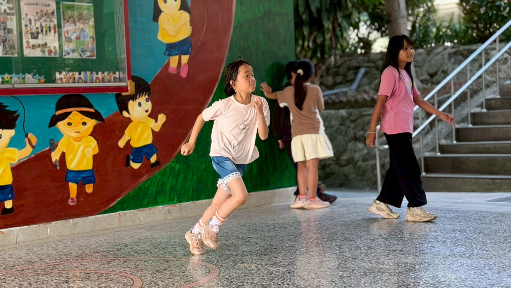 https://xc.hlc.edu.tw/~mrps_www/uploads/tadgallery/2026_06_04/17860_LINE_ALBUM_1150528大頭照_260529_33.jpg 