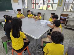 生態小組進行會議