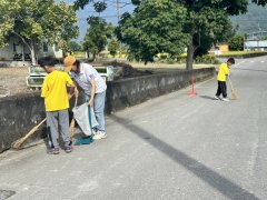 三年級用實際行動實踐「社區是我家」的精神，服務社區