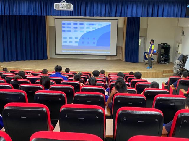 https://xc.hlc.edu.tw/~smjh_www/uploads/tadgallery/2021_04_14/1021_20200515海洋職業生涯宣導_200513_0019.jpg 