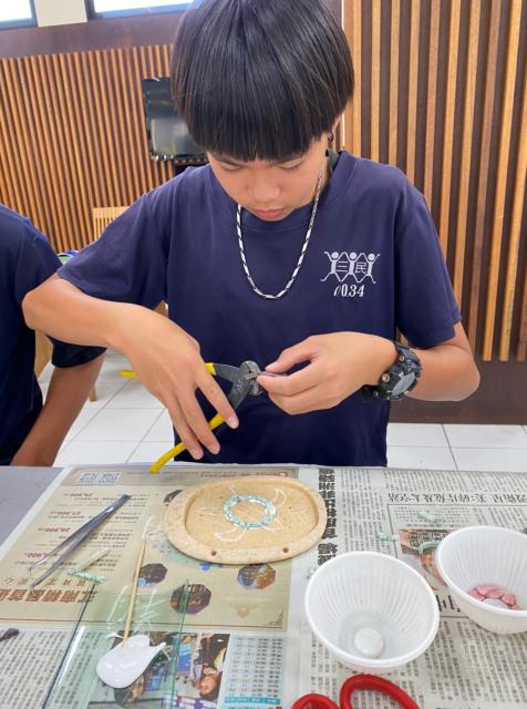 https://xc.hlc.edu.tw/~smjh_www/uploads/tadgallery/2021_04_14/1229_20200620璞石畫體驗_200712_29.jpg 
