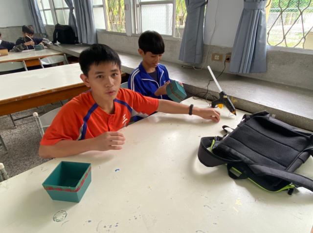 https://xc.hlc.edu.tw/~smjh_www/uploads/tadgallery/2021_04_14/1562_20201211八年級高中職參訪_210202_58.jpg 