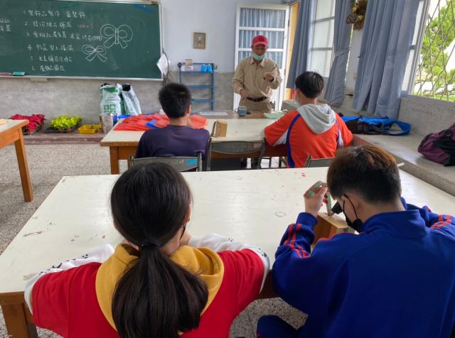 https://xc.hlc.edu.tw/~smjh_www/uploads/tadgallery/2021_04_14/1570_20201211八年級高中職參訪_210202_66.jpg 