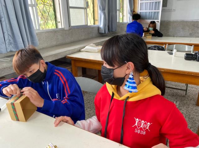 https://xc.hlc.edu.tw/~smjh_www/uploads/tadgallery/2021_04_14/1576_20201211八年級高中職參訪_210202_72.jpg 