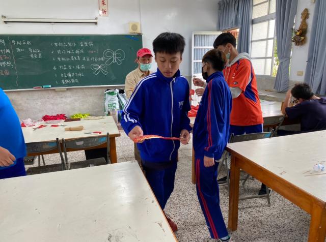 https://xc.hlc.edu.tw/~smjh_www/uploads/tadgallery/2021_04_14/1581_20201211八年級高中職參訪_210202_77.jpg 