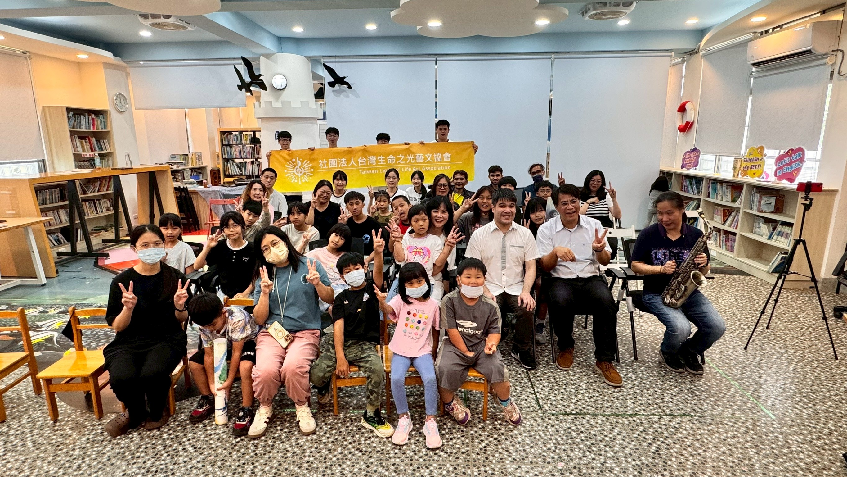 https://xc.hlc.edu.tw/~sulps_www/uploads/tadgallery/2026_05_27/6059_LINE_ALBUM_1150518靜心高中來校_260527_47.jpg 