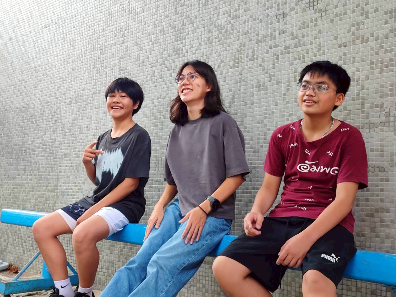 https://xc.hlc.edu.tw/~sulps_www/uploads/tadgallery/2026_05_27/6224_LINE_ALBUM_2026523畢業生與師生照_260527_33.jpg 