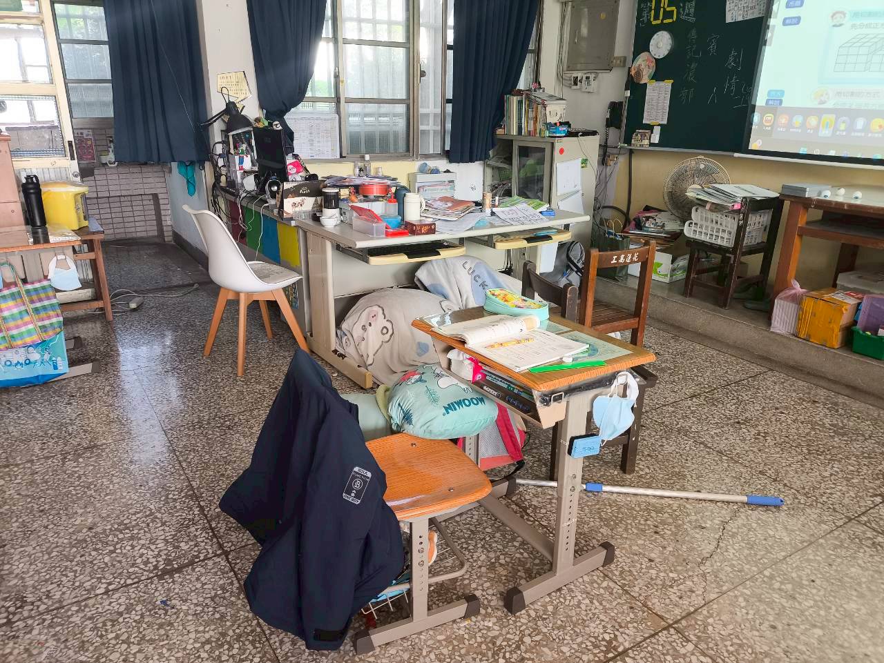 https://xc.hlc.edu.tw/~sulps_www/uploads/tadgallery/2026_06_04/6403_LINE_ALBUM_0313防災校安演練_260527_14.jpg 