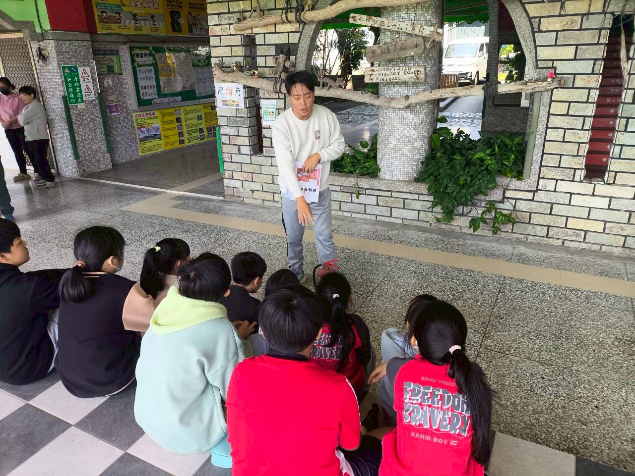 https://xc.hlc.edu.tw/~sulps_www/uploads/tadgallery/2026_06_04/6427_LINE_ALBUM_0313防災校安演練_260527_38.jpg 