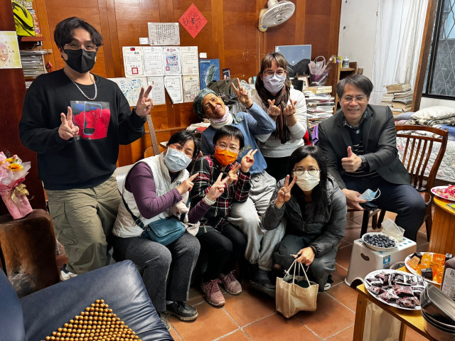 LINE_ALBUM_20250114探望蕭老師_250123_2.jpg