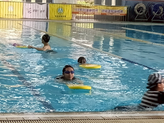 LINE_ALBUM_2025411游泳教學_251103_11.jpg