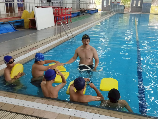 LINE_ALBUM_2025411游泳教學_251103_20.jpg