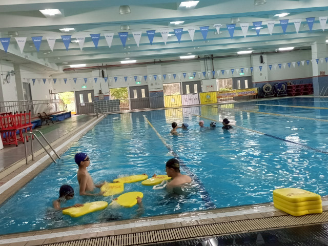 LINE_ALBUM_2025411游泳教學_251103_21.jpg