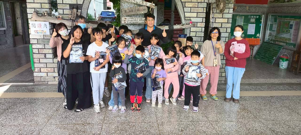 LINE_ALBUM_202512鞋盒及愛心禮物發放_251226_3.jpg