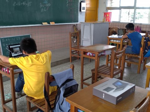 010.jpg
