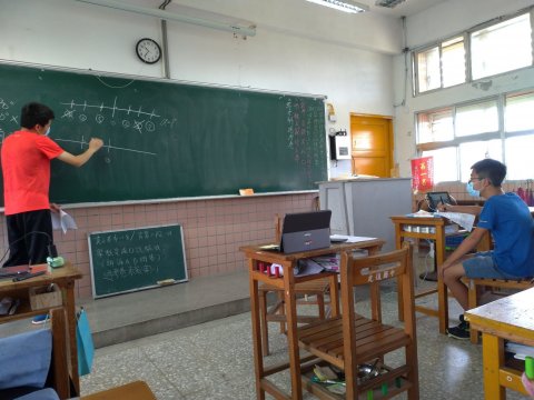 004.jpg