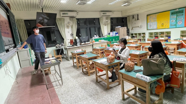 https://xc.hlc.edu.tw/~zlips_www/uploads/tadgallery/2026_09_28/14619_LINE_ALBUM_1150904聯合班親會_260928_30.jpg 